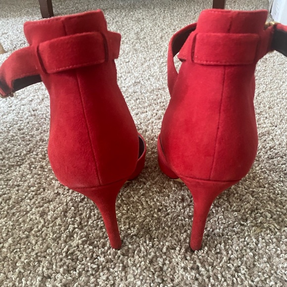 GUESS Ambelu Medium Red Suede Pump 4” Size 10M Pre-owned With Box. - Picture 4 of 12